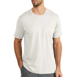 Men's Bamboo Heritage Pocket Tee -Patagonia Clothing Shop 21933 1078073 0 image 1525536 627e9cae 312a 4379 a34b 7fa93f03ff1a 1